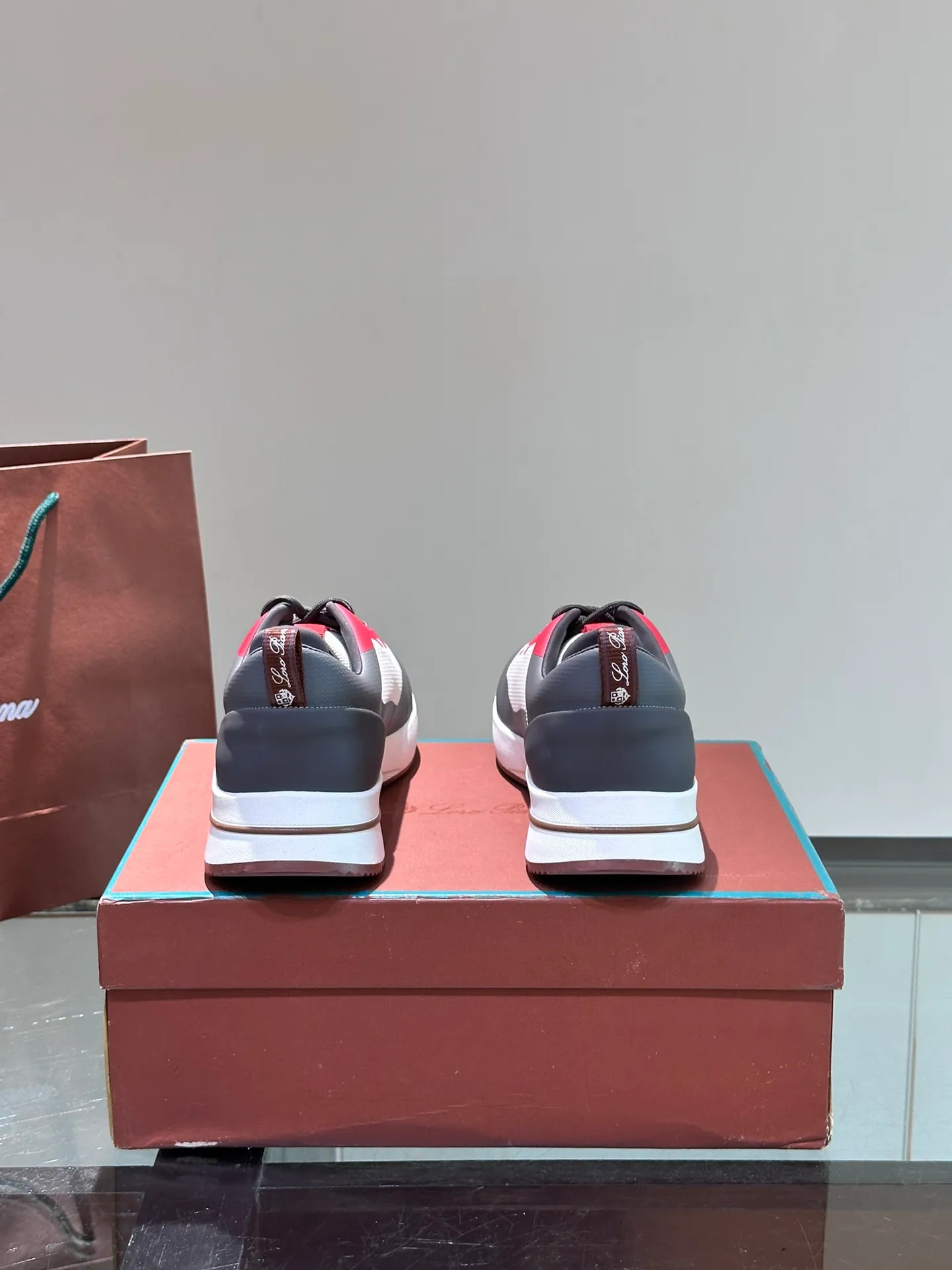 Factory price: 540💰Loro men's shoes💰iana niche Loro classic jogging shoes, men's lace-up casual shoes and sneakers, high-quality lightweight and comfortable fabrics, suitable for outdoor leisure, the color scheme is young and energetic, and it looks great with sportswear or casual suits! Size: 39-45 (46 customized)